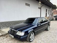 Mercedes-Benz 124