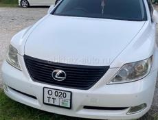 Lexus LS