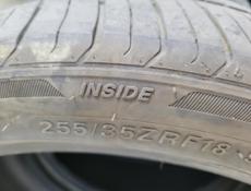 255 35 R18
