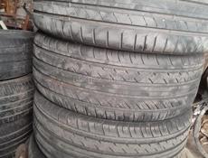 Продаются шины 245/40 R19 обращаться по указанному номеру 
