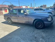 Mercedes-Benz 124