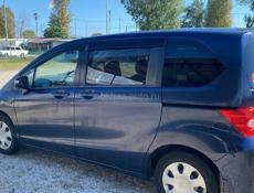 Honda FR-V