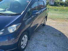 Honda FR-V