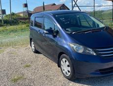Honda FR-V