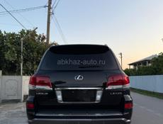 Lexus LX