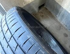 245/35R19