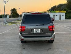 Toyota Sequoia