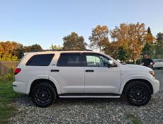 Toyota Sequoia