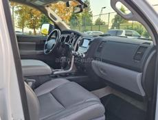 Toyota Sequoia