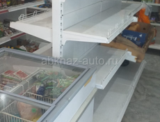 Продаются 2 островка стиллажи Цена:3 метра-30 тысяч/2 метра-15 тысяч 