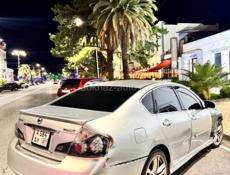 Nissan fuga