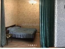 СДАМ 2 КОМНАТНУЮ КВАРТИРУ В ЦЕНТРЕ НА 2 ЭТАЖЕ