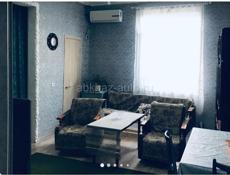СДАМ 2 КОМНАТНУЮ КВАРТИРУ В ЦЕНТРЕ НА 2 ЭТАЖЕ