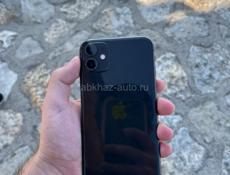 Продаю 11 айфон 