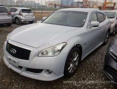 Nissan fuga