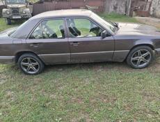 Mercedes-Benz 124