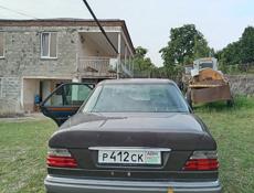 Mercedes-Benz 124