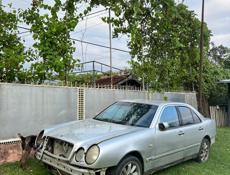 Mercedes-Benz 124