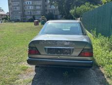 Mercedes-Benz 124