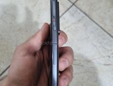 POCO f4 gt ,128 г,Игровой телефон с тригерами в хорошем состоянии 