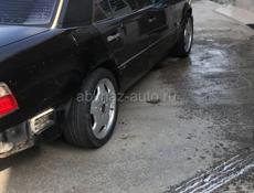 Mercedes-Benz 124