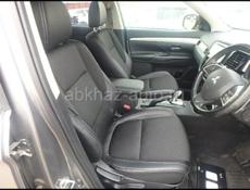 Mitsubishi Outlander XL