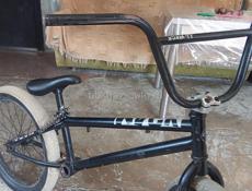 Продаю велик Bmx надо менять подшибники 