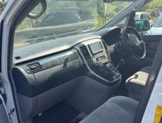 Тойота Альфард 3.0 4WD.