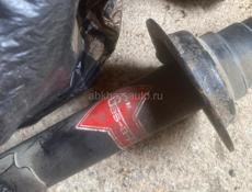 Амортизаторы передние 