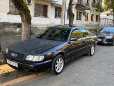 Audi 100