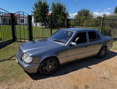 Mercedes-Benz 124