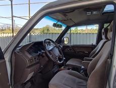 Mitsubishi Montero