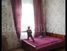 В центре 