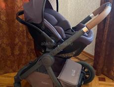 Продается универсальная коляска 3 в 1 Happy Baby mommer pro (коляска оснащена люлькой,прогулочным блоком и автокреслом) В использовании была 10 месяцев.