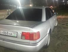 Audi 100