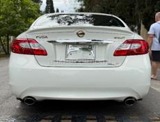 Nissan fuga