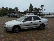 Mitsubishi Carisma