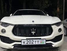 Maserati 222