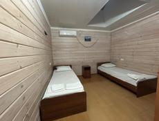 Сдаются стандартные номера 2-х местные  и этаж в гостевом доме