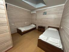 Сдаются стандартные номера 2-х местные  и этаж в гостевом доме