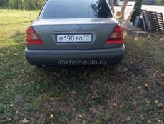 Mercedes-Benz 190