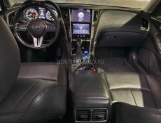 Infiniti Q30