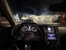 Infiniti Q30