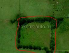 Участок находится на золотом берегу, от моря 600 метров 