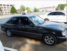 Mercedes-Benz 124