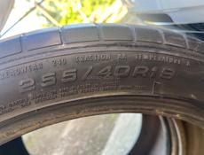 255/40 R19 Goodyear