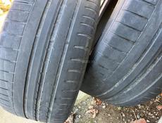 255/40 R19 Goodyear