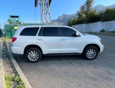 Toyota Sequoia