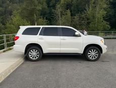 Toyota Sequoia
