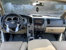 Toyota Sequoia